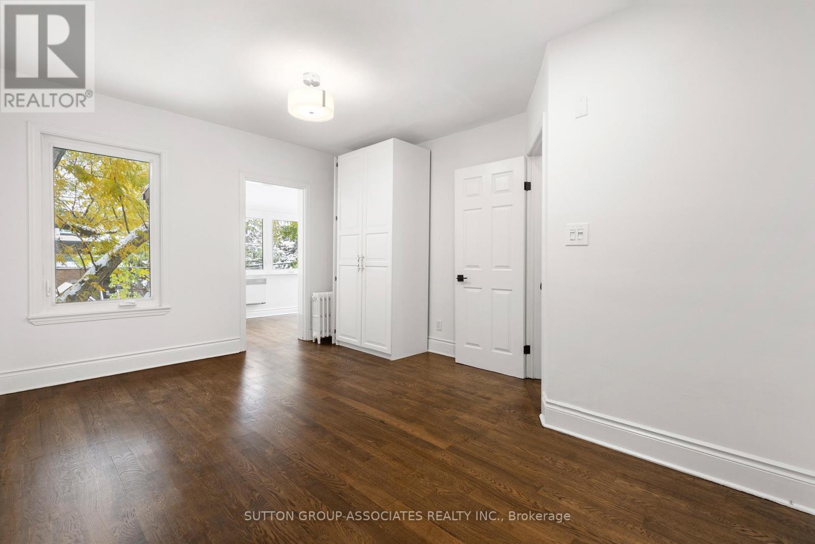 35 Highview Crescent, Toronto, Ontario  M6H 2Y3 - Photo 10 - W12534484