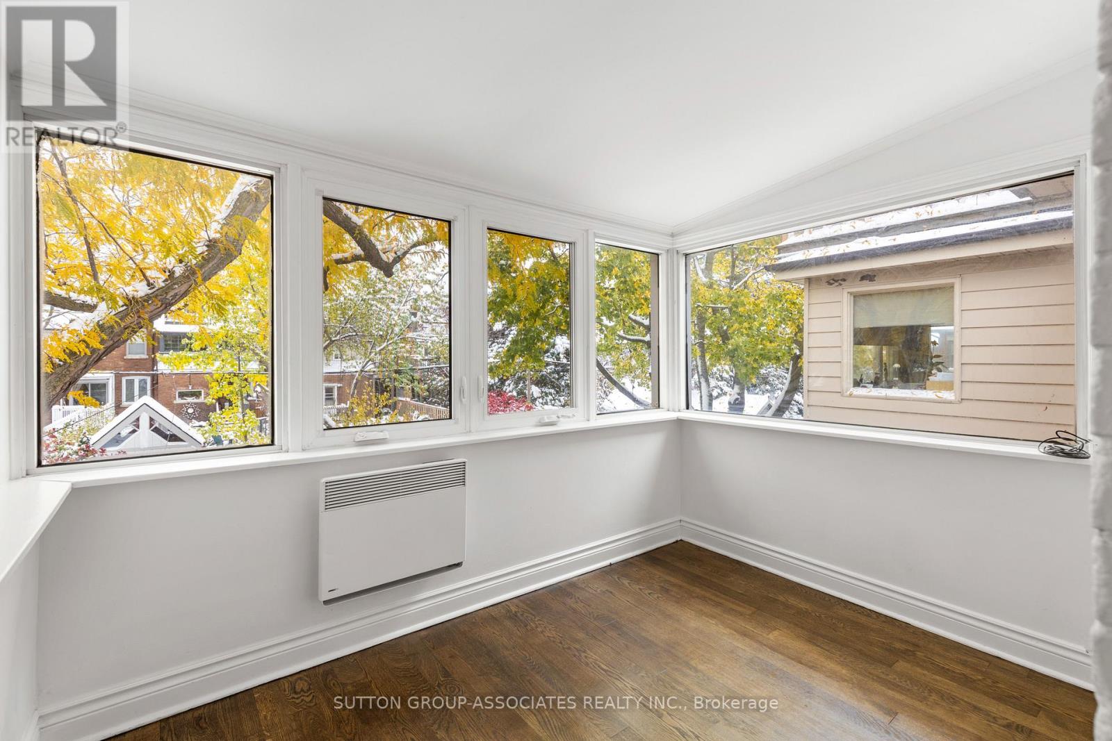 35 Highview Crescent, Toronto, Ontario  M6H 2Y3 - Photo 11 - W12534484