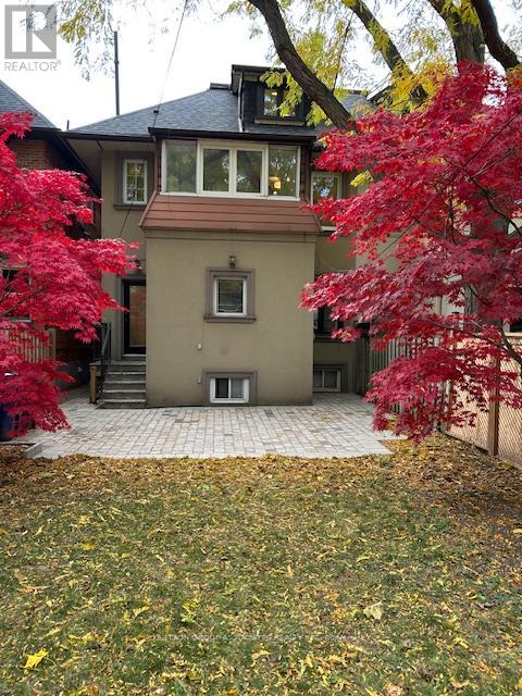 35 Highview Crescent, Toronto, Ontario  M6H 2Y3 - Photo 14 - W12534484