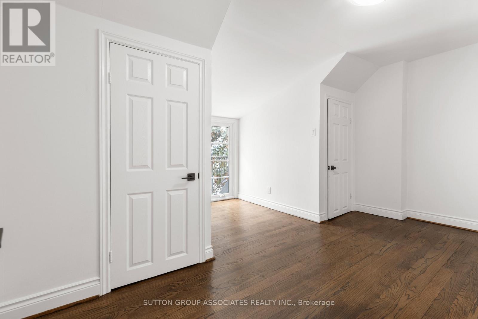 35 Highview Crescent, Toronto, Ontario  M6H 2Y3 - Photo 23 - W12534484