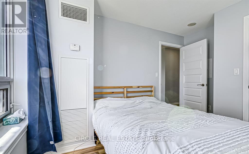 2207 - 215 Queen Street, Brampton, Ontario  L6W 0A9 - Photo 7 - W12534486