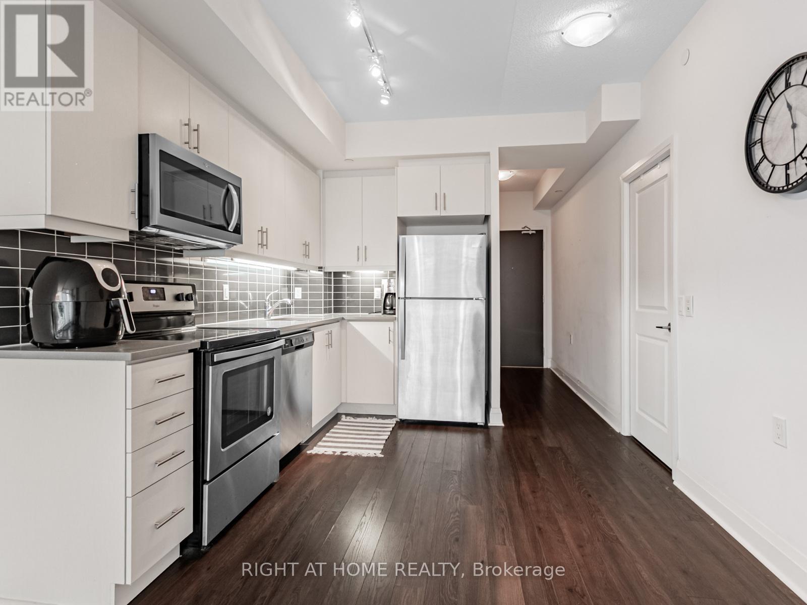 504 - 17 Zorra Street, Toronto, Ontario  M8Z 0C8 - Photo 6 - W12534490