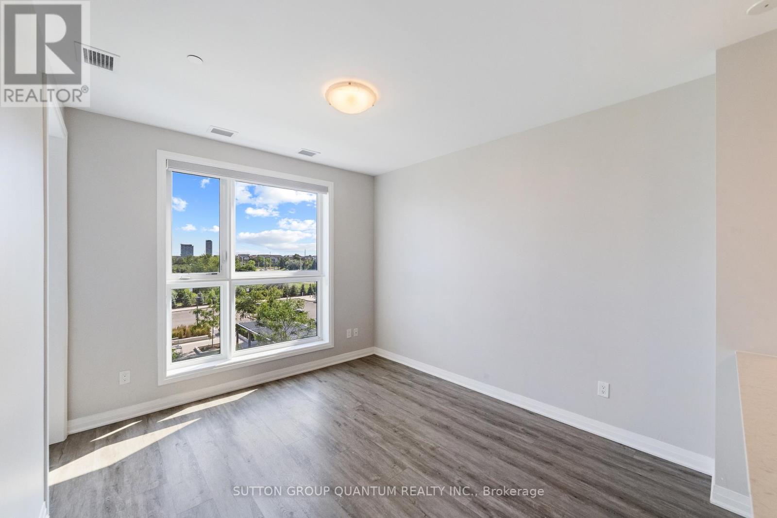 324 - 95 Dundas Street W, Oakville, Ontario  L6M 5N4 - Photo 12 - W12534524