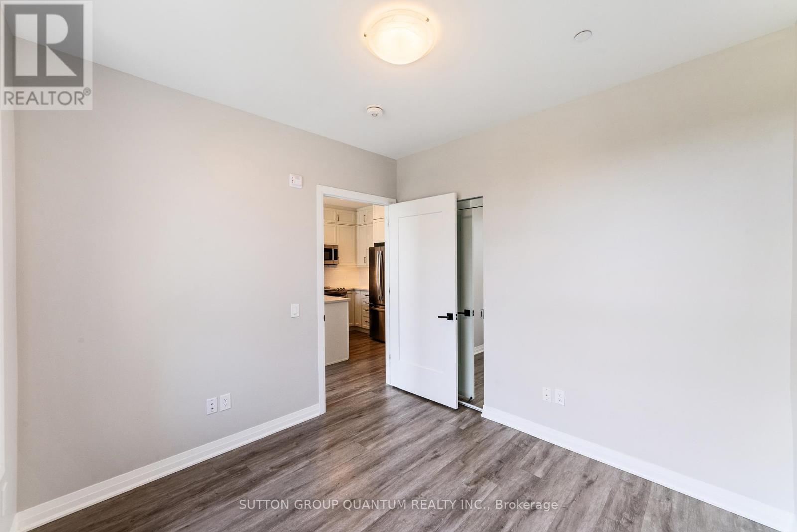 324 - 95 Dundas Street W, Oakville, Ontario  L6M 5N4 - Photo 18 - W12534524