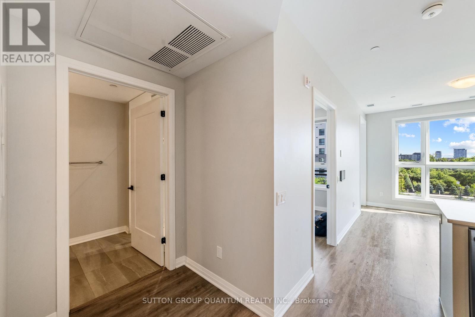 324 - 95 Dundas Street W, Oakville, Ontario  L6M 5N4 - Photo 6 - W12534524