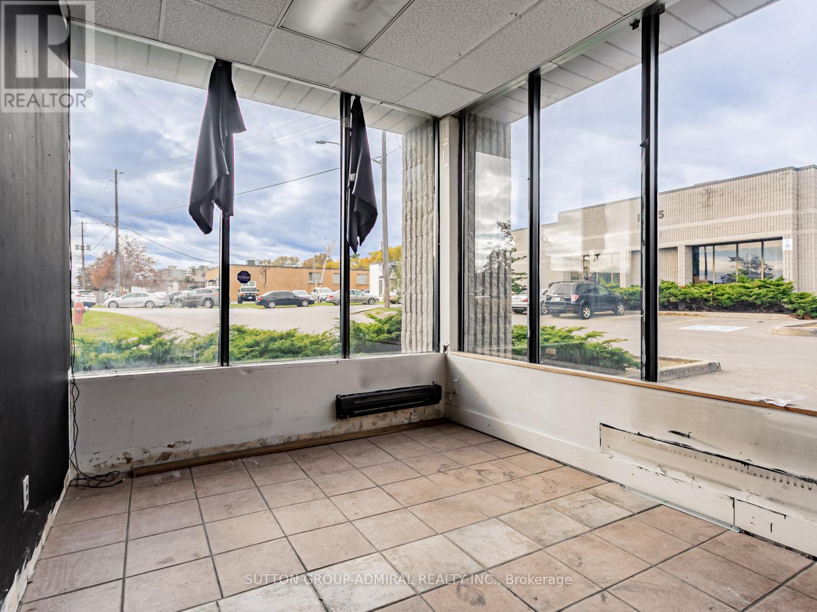 6 - 1605 Sedlescomb Drive, Mississauga, Ontario  L4X 1M4 - Photo 11 - W12534552