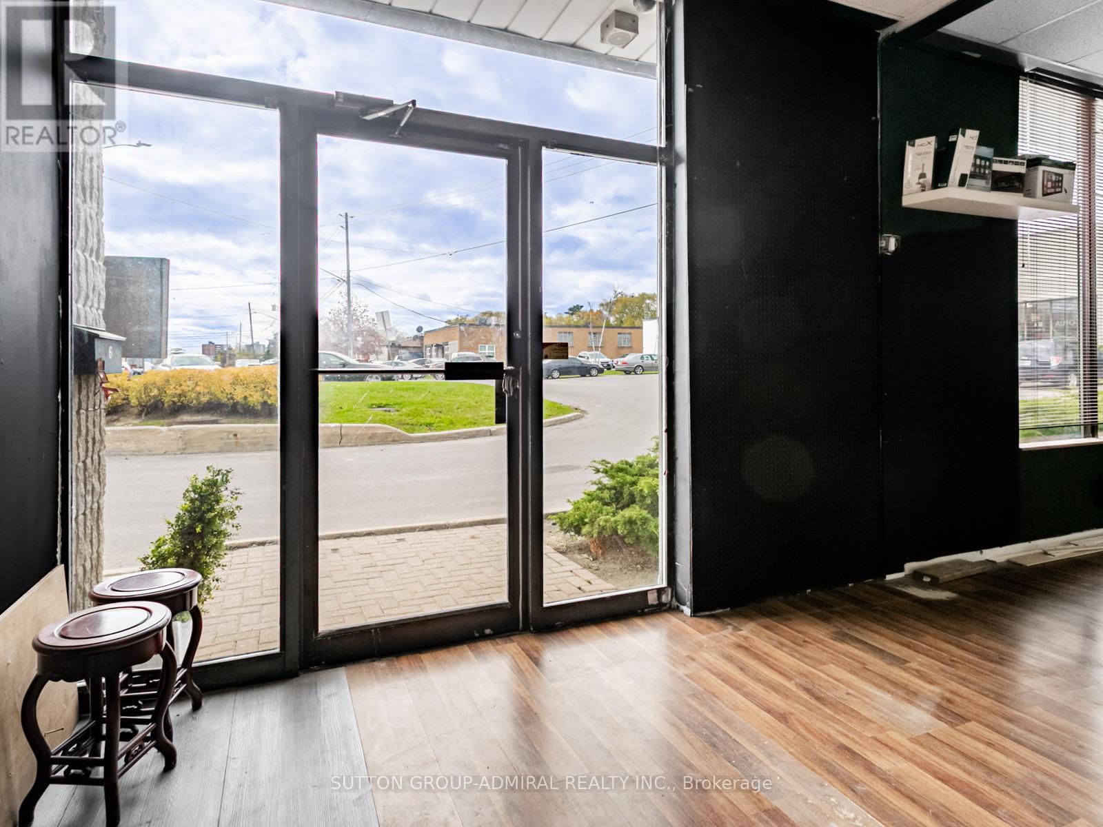 6 - 1605 Sedlescomb Drive, Mississauga, Ontario  L4X 1M4 - Photo 8 - W12534552