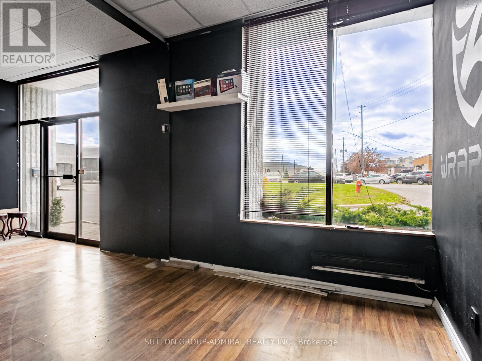 6 - 1605 Sedlescomb Drive, Mississauga, Ontario  L4X 1M4 - Photo 9 - W12534552