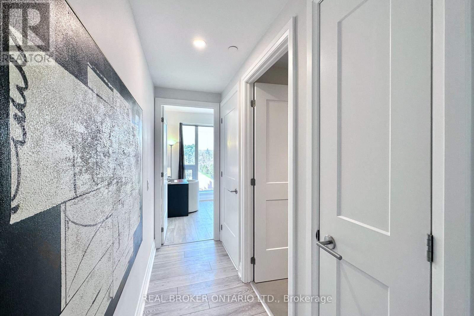 518 - 21 Park Street E, Mississauga, Ontario  L5G 1L7 - Photo 13 - W12534562