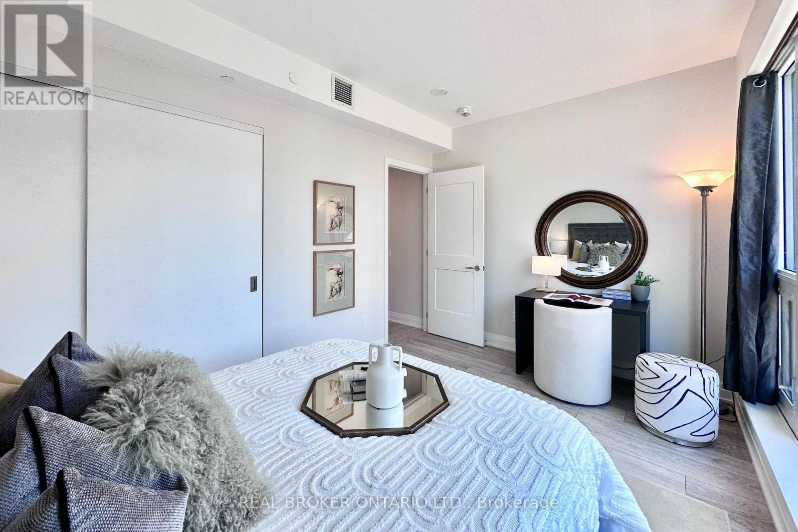 518 - 21 Park Street E, Mississauga, Ontario  L5G 1L7 - Photo 16 - W12534562