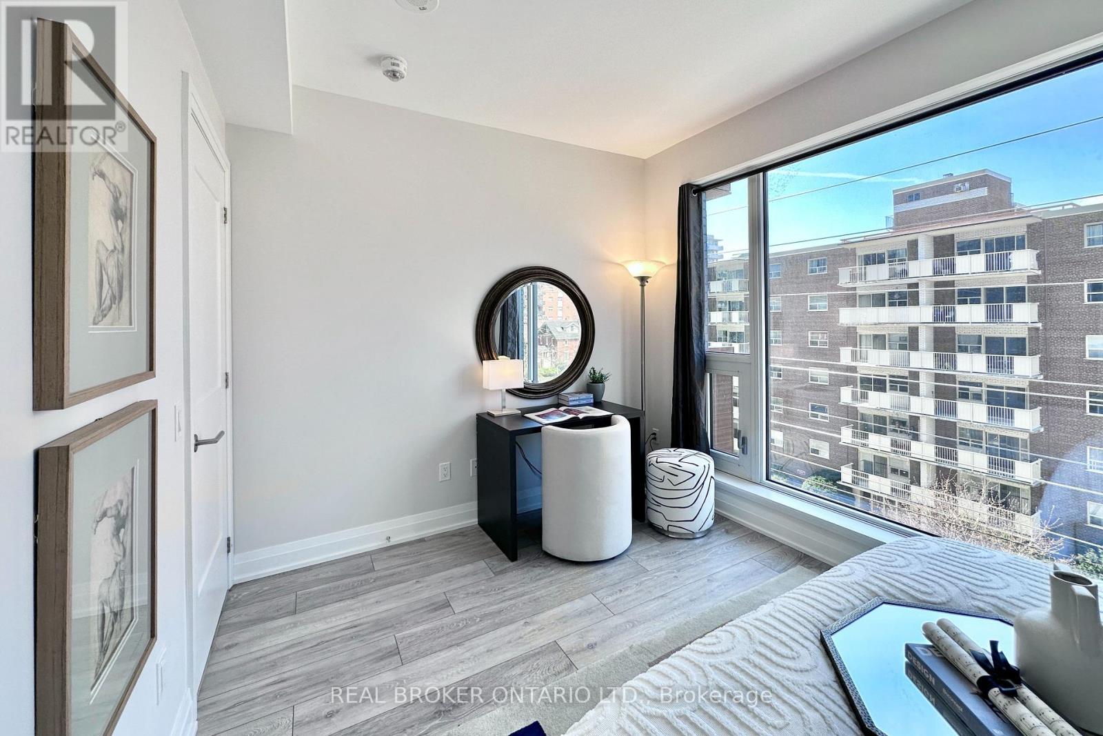 518 - 21 Park Street E, Mississauga, Ontario  L5G 1L7 - Photo 17 - W12534562