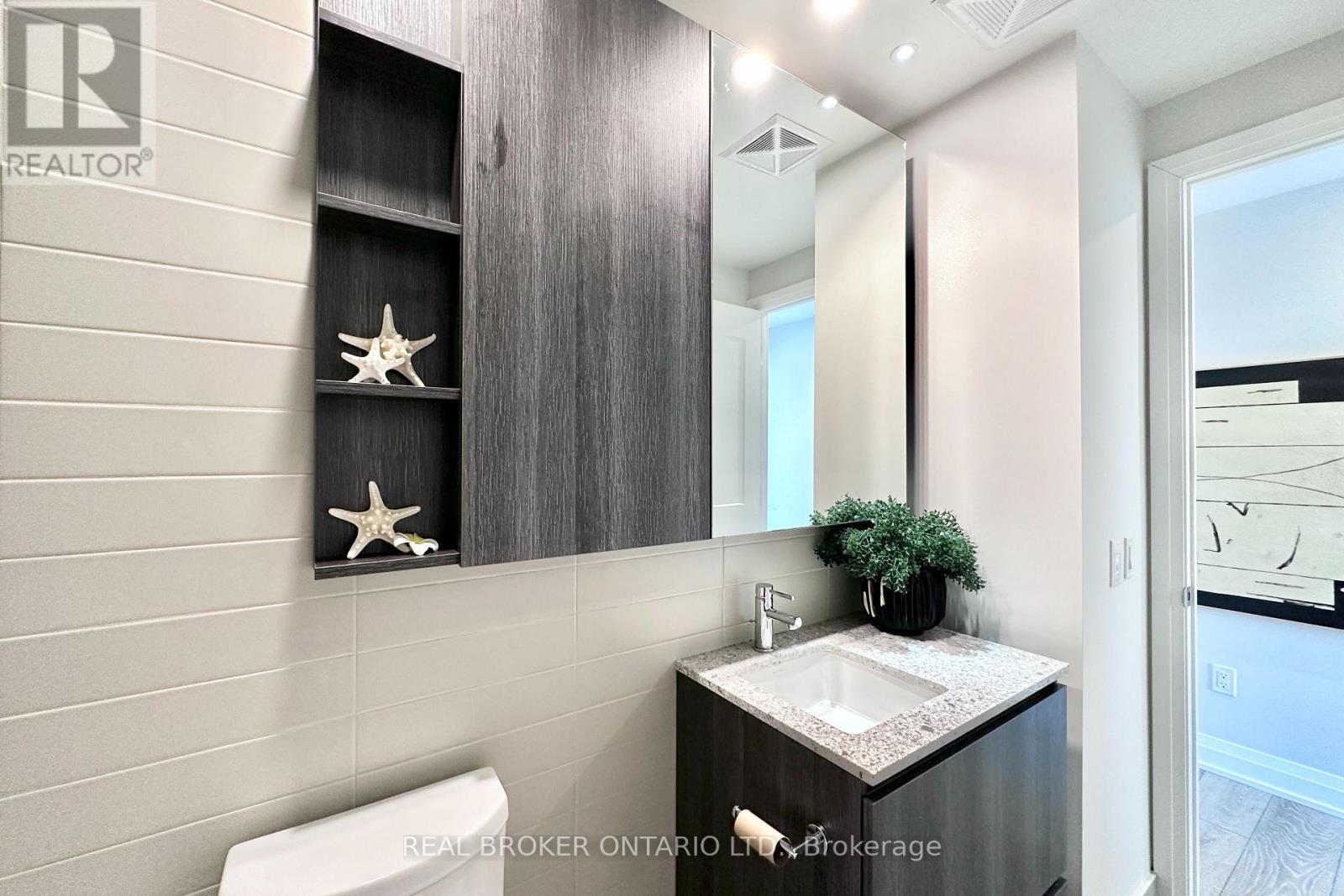 518 - 21 Park Street E, Mississauga, Ontario  L5G 1L7 - Photo 19 - W12534562