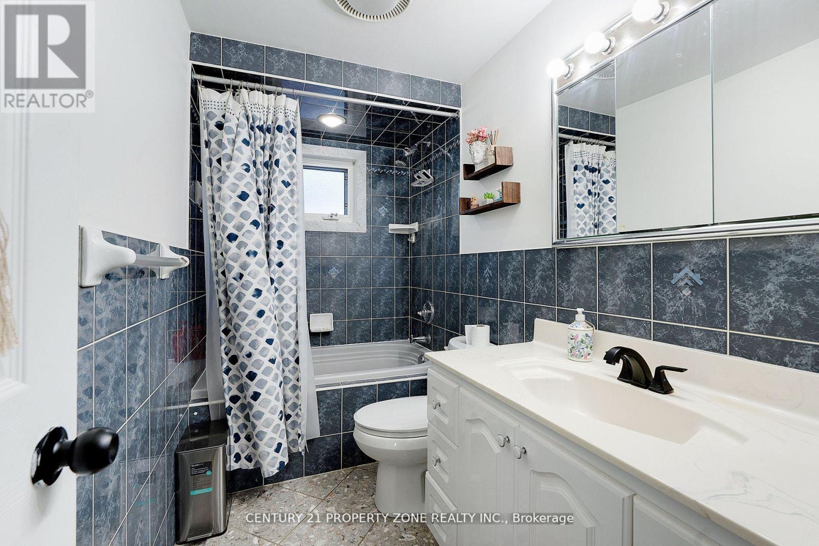 66 Gondola Crescent, Brampton, Ontario  L6S 1W6 - Photo 24 - W12534586