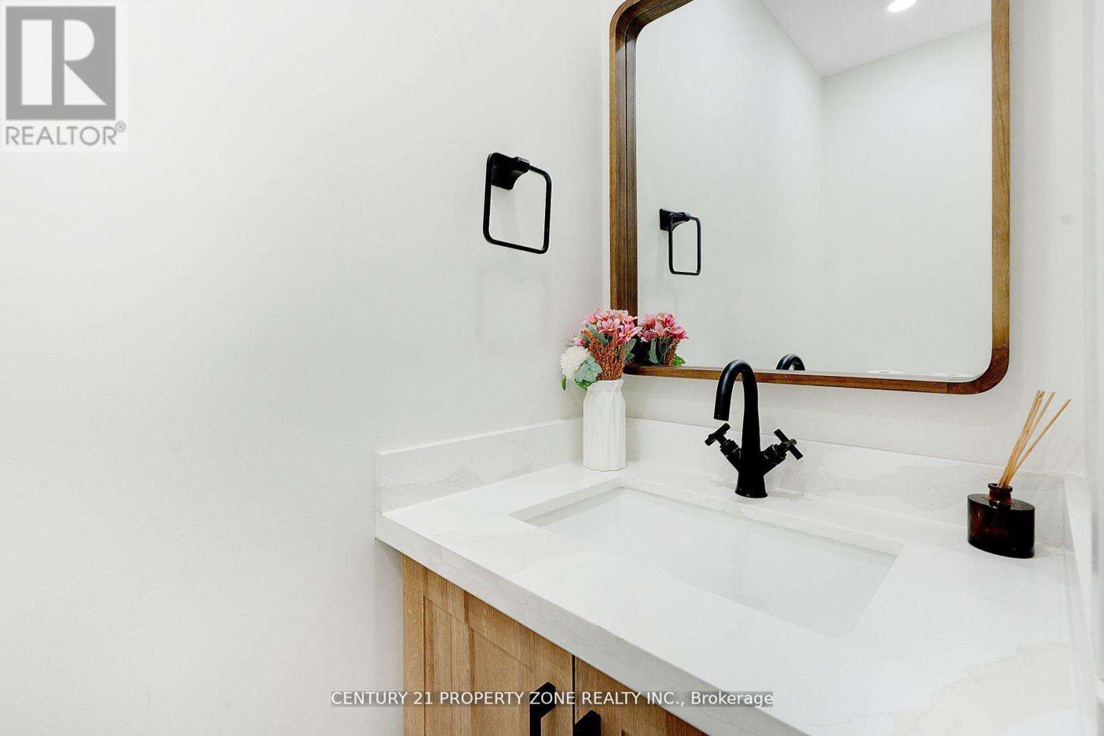 66 Gondola Crescent, Brampton, Ontario  L6S 1W6 - Photo 33 - W12534586