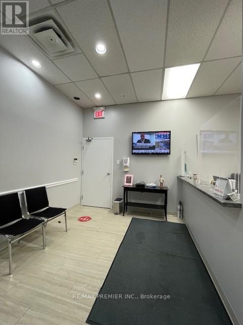 F - 2120 Eglinton Avenue W, Toronto, Ontario  M6E 2K8 - Photo 10 - W12534590