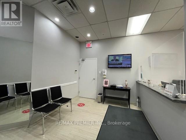 F - 2120 Eglinton Avenue W, Toronto, Ontario  M6E 2K8 - Photo 11 - W12534590