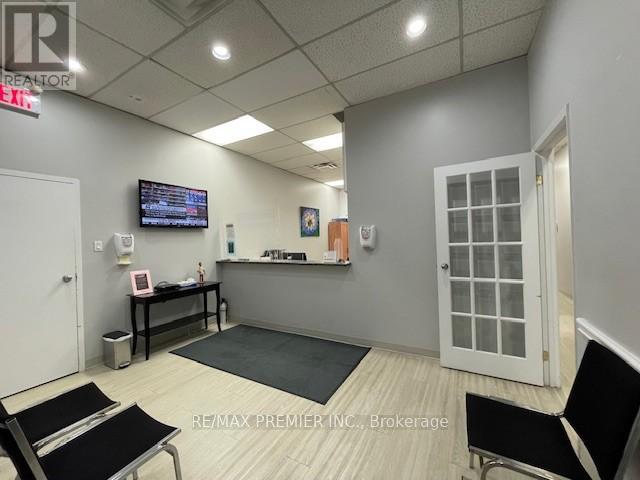 F - 2120 Eglinton Avenue W, Toronto, Ontario  M6E 2K8 - Photo 12 - W12534590