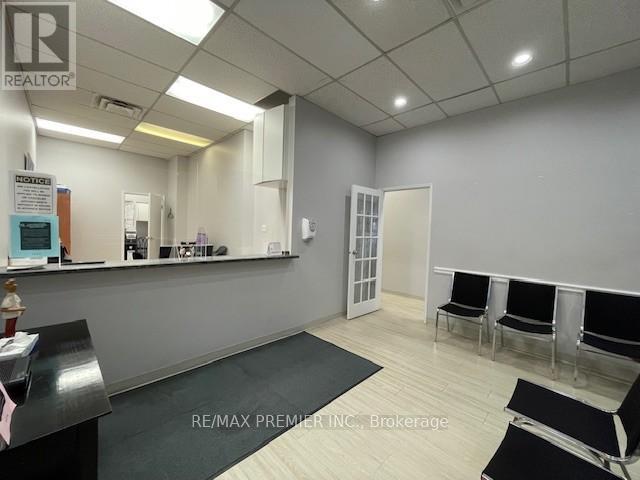 F - 2120 Eglinton Avenue W, Toronto, Ontario  M6E 2K8 - Photo 18 - W12534590