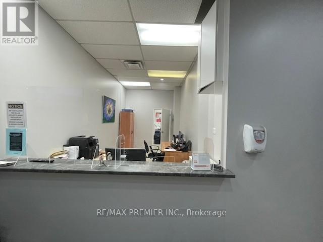 F - 2120 Eglinton Avenue W, Toronto, Ontario  M6E 2K8 - Photo 19 - W12534590