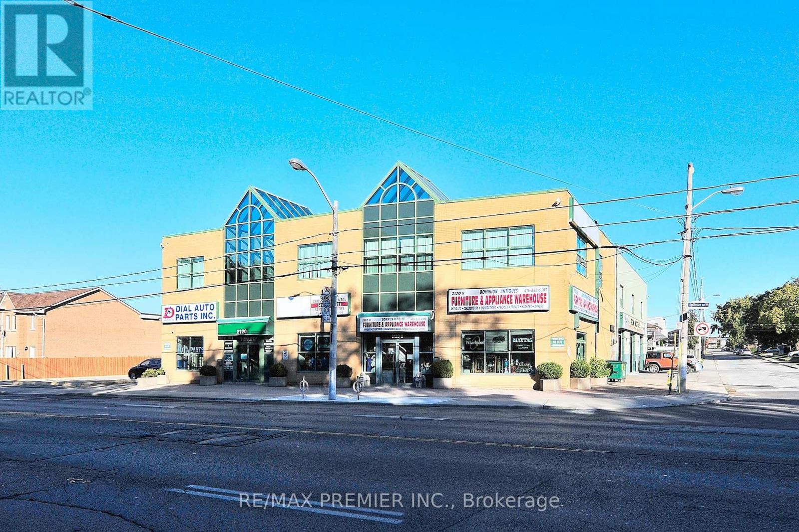 F - 2120 Eglinton Avenue W, Toronto, Ontario  M6E 2K8 - Photo 2 - W12534590