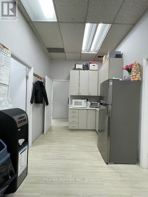 F - 2120 Eglinton Avenue W, Toronto, Ontario  M6E 2K8 - Photo 23 - W12534590