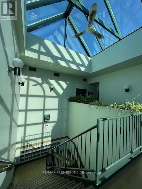 F - 2120 Eglinton Avenue W, Toronto, Ontario  M6E 2K8 - Photo 5 - W12534590