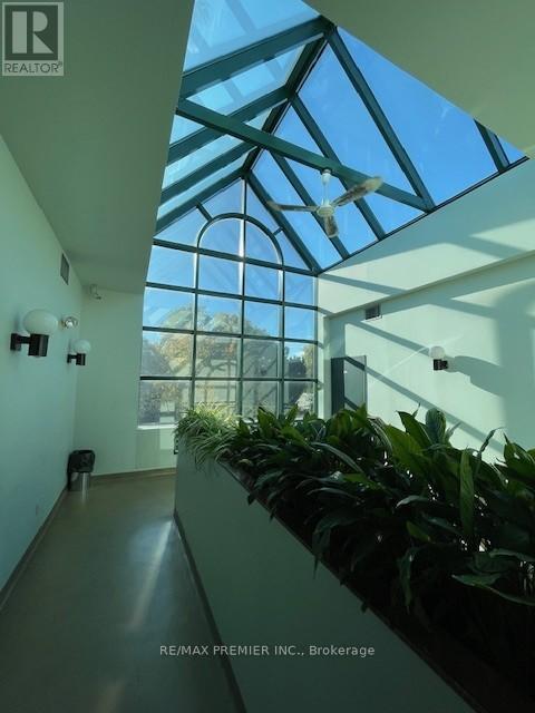 F - 2120 Eglinton Avenue W, Toronto, Ontario  M6E 2K8 - Photo 6 - W12534590