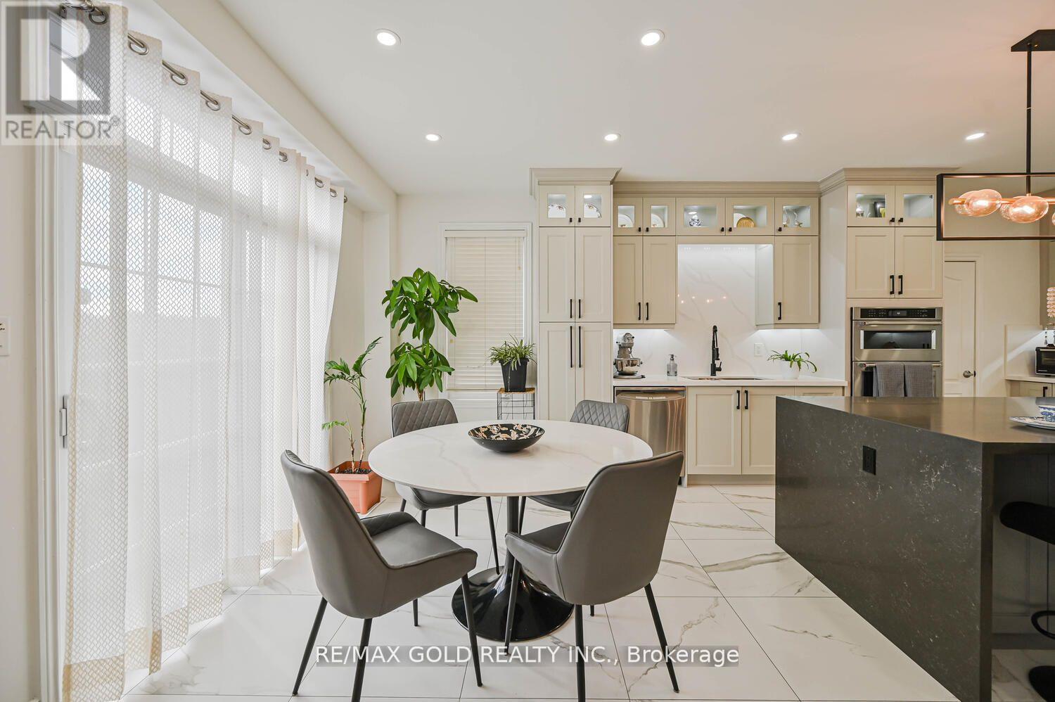 23 Yellow Pine Road, Brampton, Ontario  L6P 2E4 - Photo 9 - W12534598