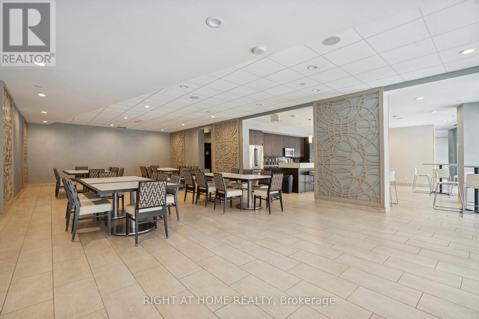 1002 - 551 Maple Avenue, Burlington, Ontario  L7S 1M7 - Photo 14 - W12534612