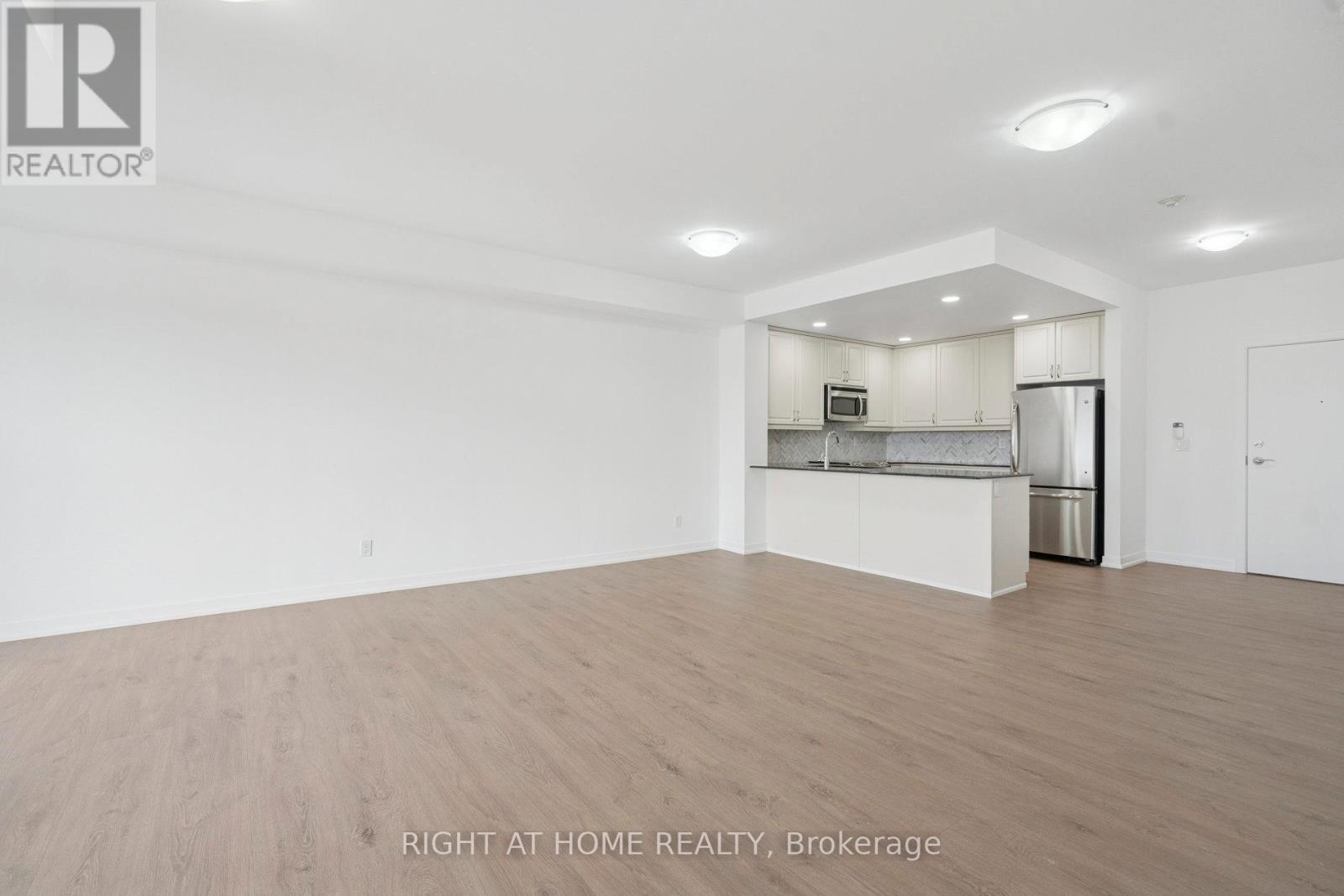 1002 - 551 Maple Avenue, Burlington, Ontario  L7S 1M7 - Photo 5 - W12534612