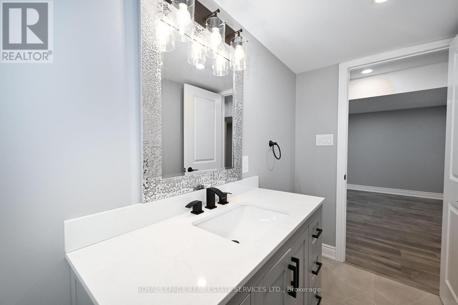 Lower - 1295 Pinegrove Road, Oakville, Ontario  L6L 2X2 - Photo 17 - W12534624