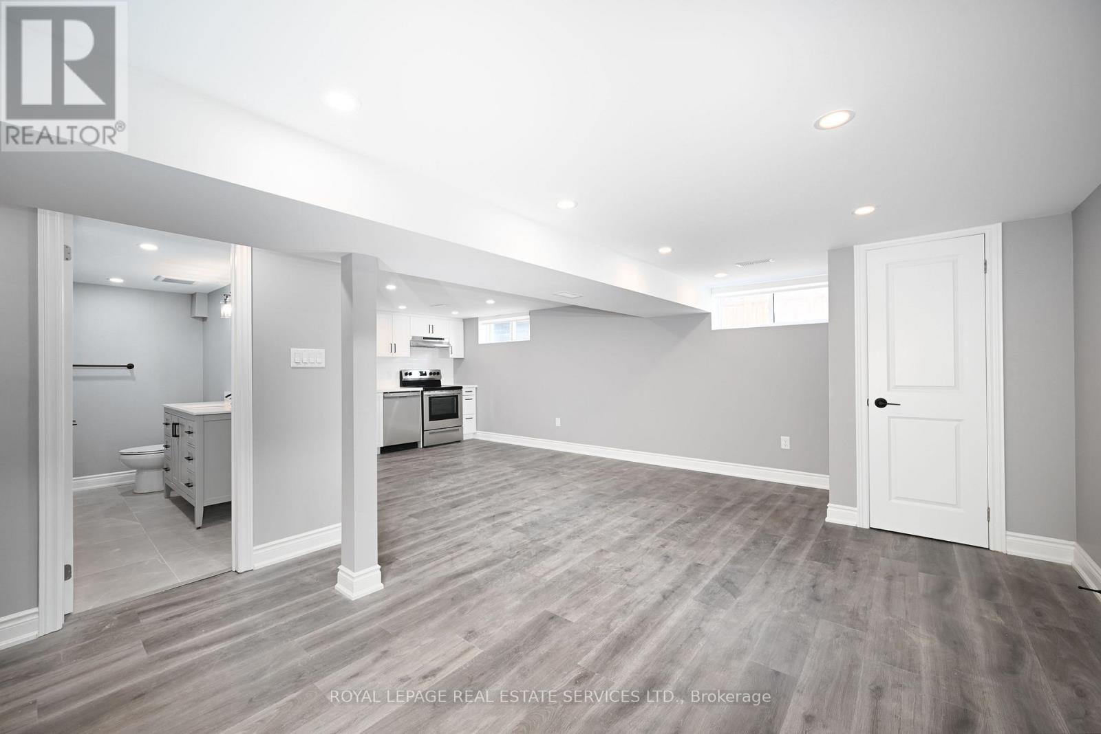 Lower - 1295 Pinegrove Road, Oakville, Ontario  L6L 2X2 - Photo 3 - W12534624