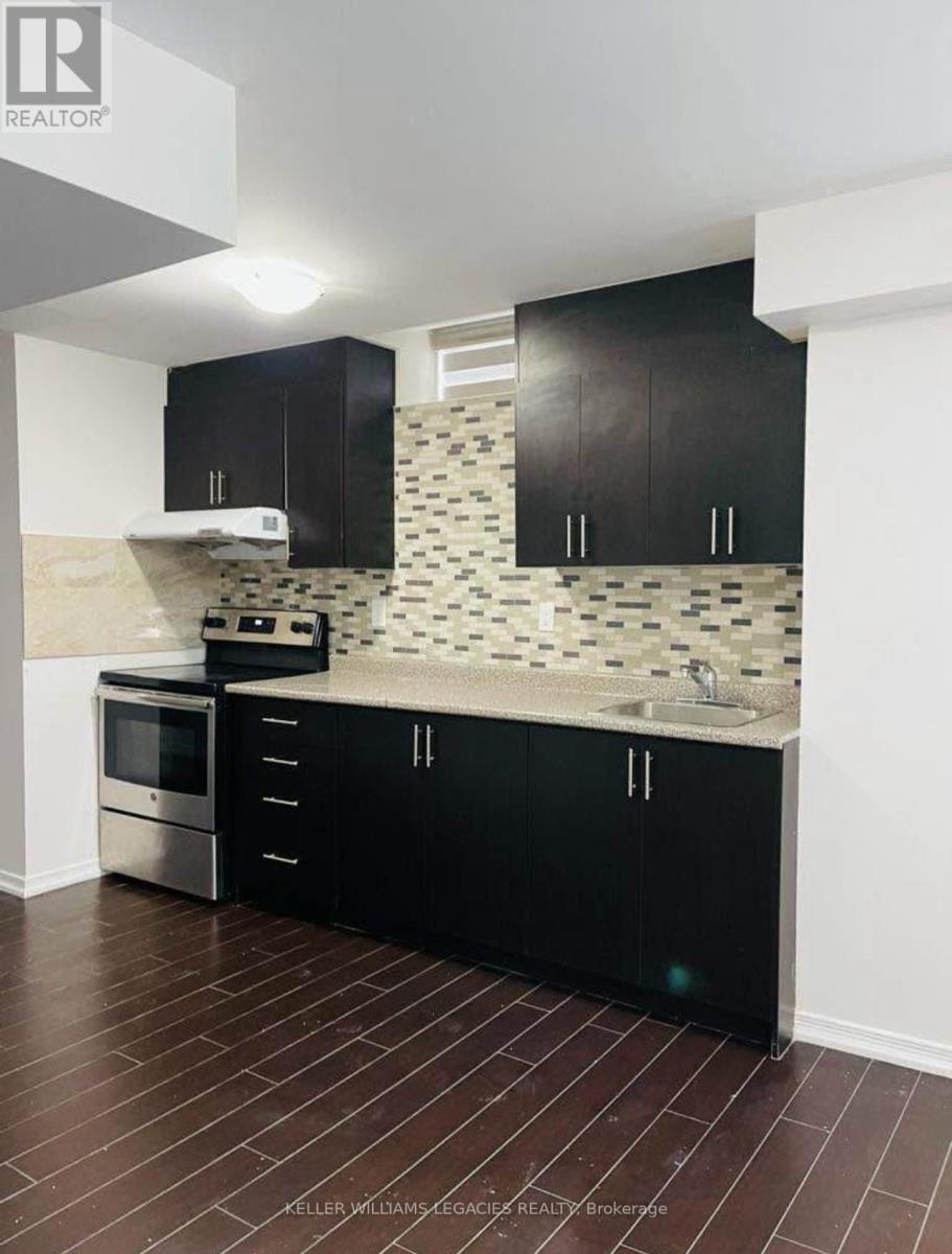 602 Remembrance Road, Brampton, Ontario  L7A 0C7 - Photo 3 - W12519612