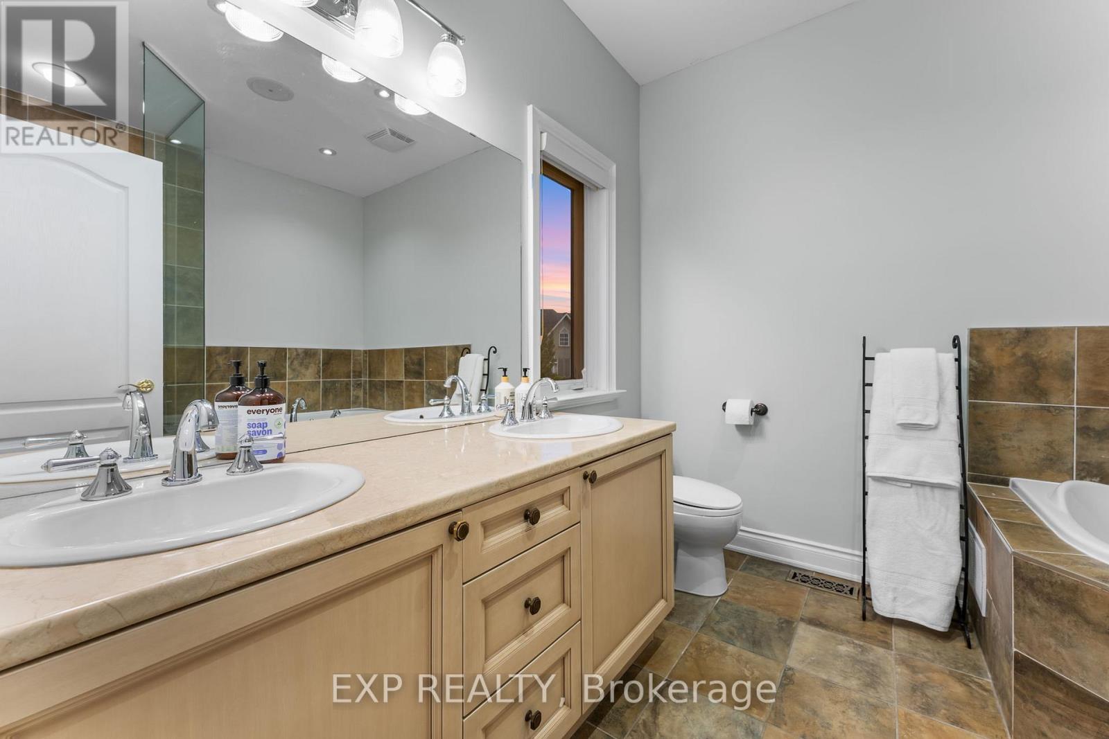 448 Stratford Road, Oakville, Ontario  L6H 6Z2 - Photo 27 - W12529278