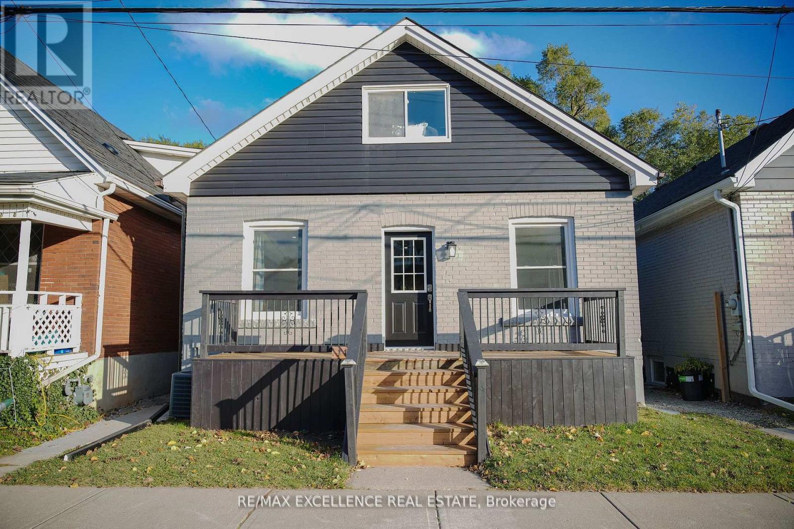 11 EAST 25TH STREET, Hamilton, Ontario