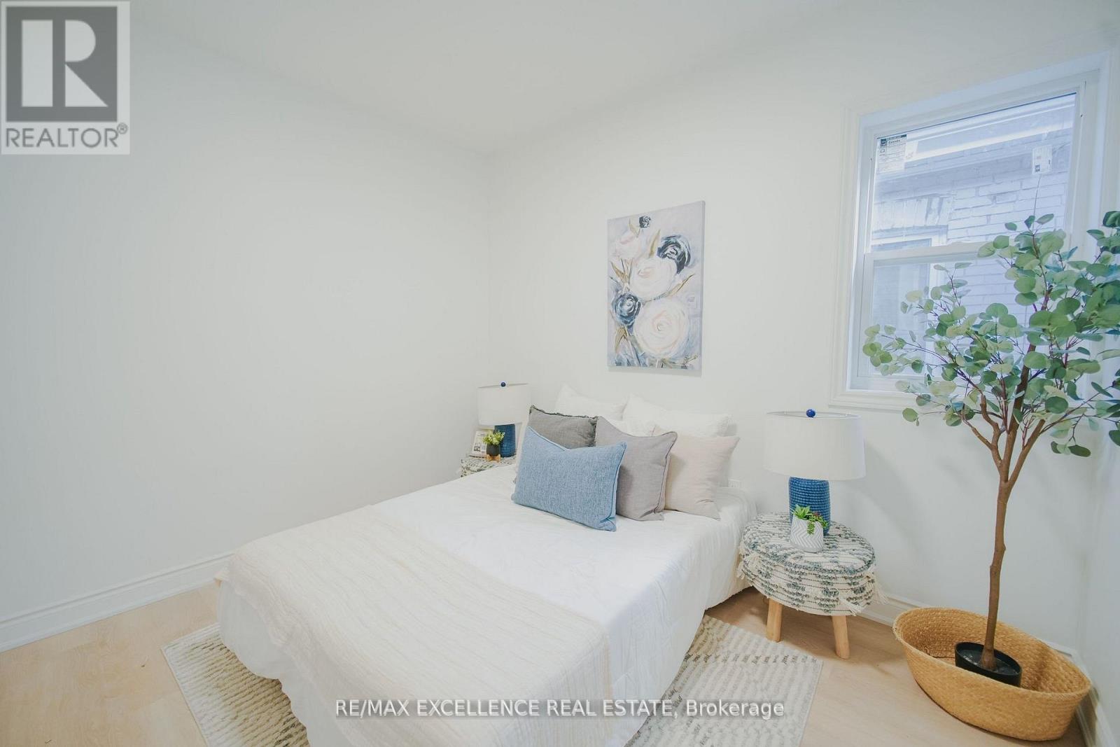 11 East 25th Street, Hamilton, Ontario  L8V 2Z9 - Photo 12 - X12534380