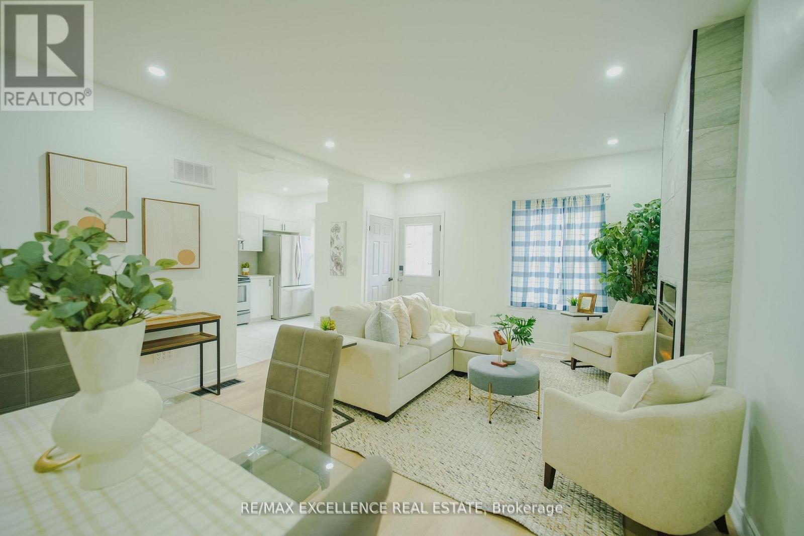 11 East 25th Street, Hamilton, Ontario  L8V 2Z9 - Photo 3 - X12534380