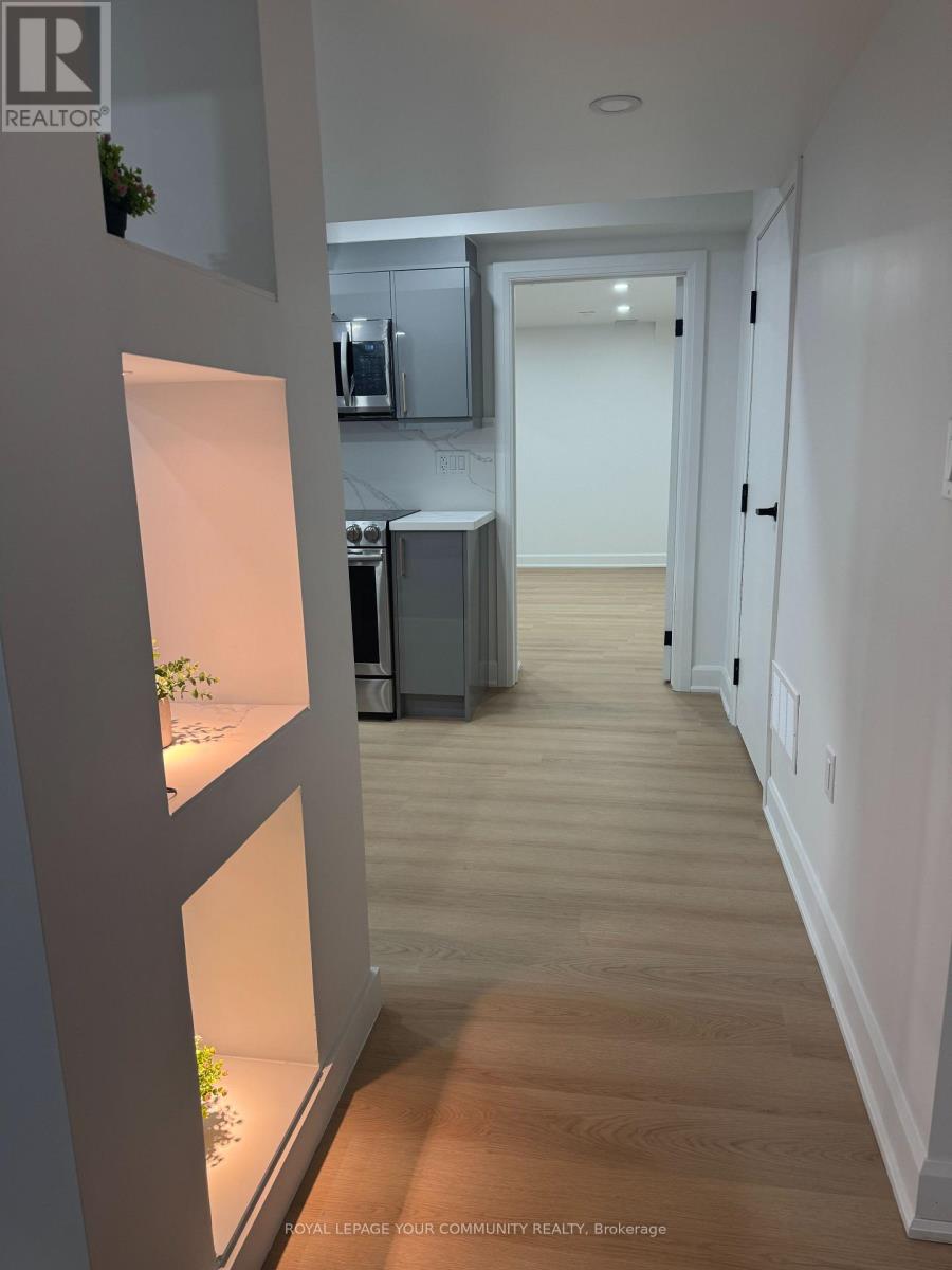 8 Slater Mill Place, Hamilton, Ontario  L8B 0T8 - Photo 4 - X12534414