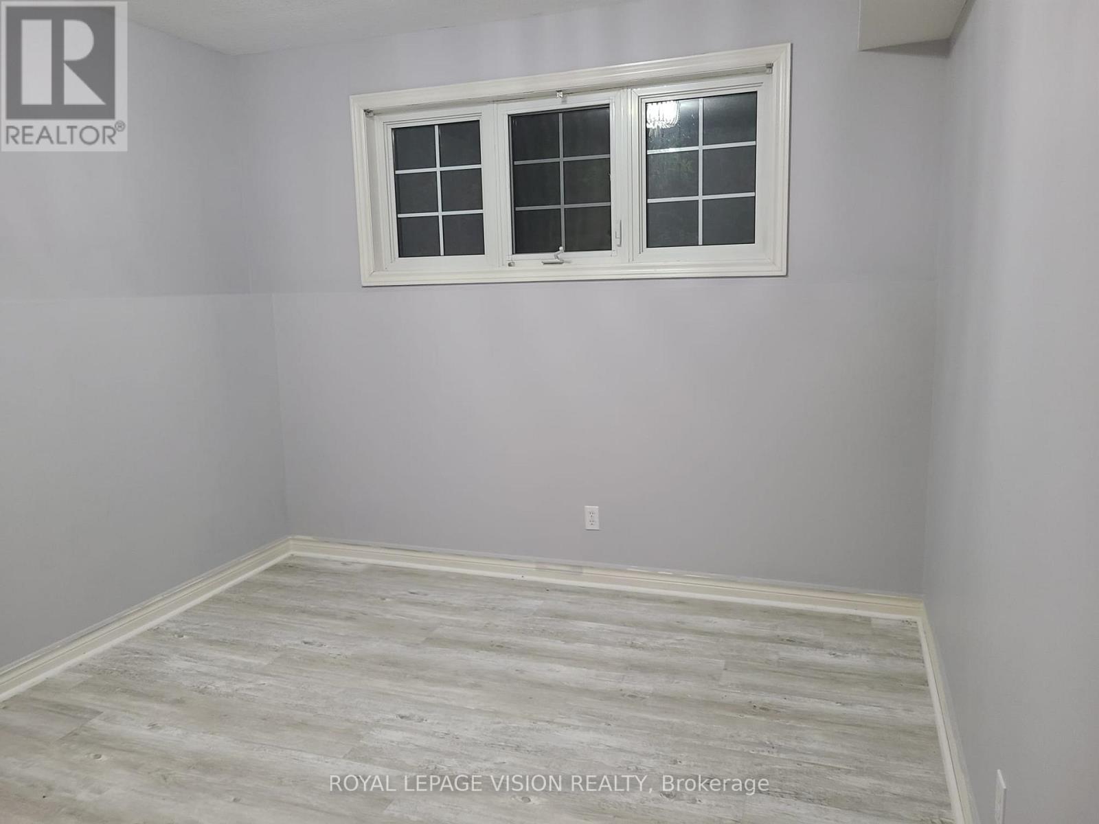 Lower - 8001 Woodsview Crescent, Niagara Falls, Ontario  L2H 3E9 - Photo 5 - X12534476