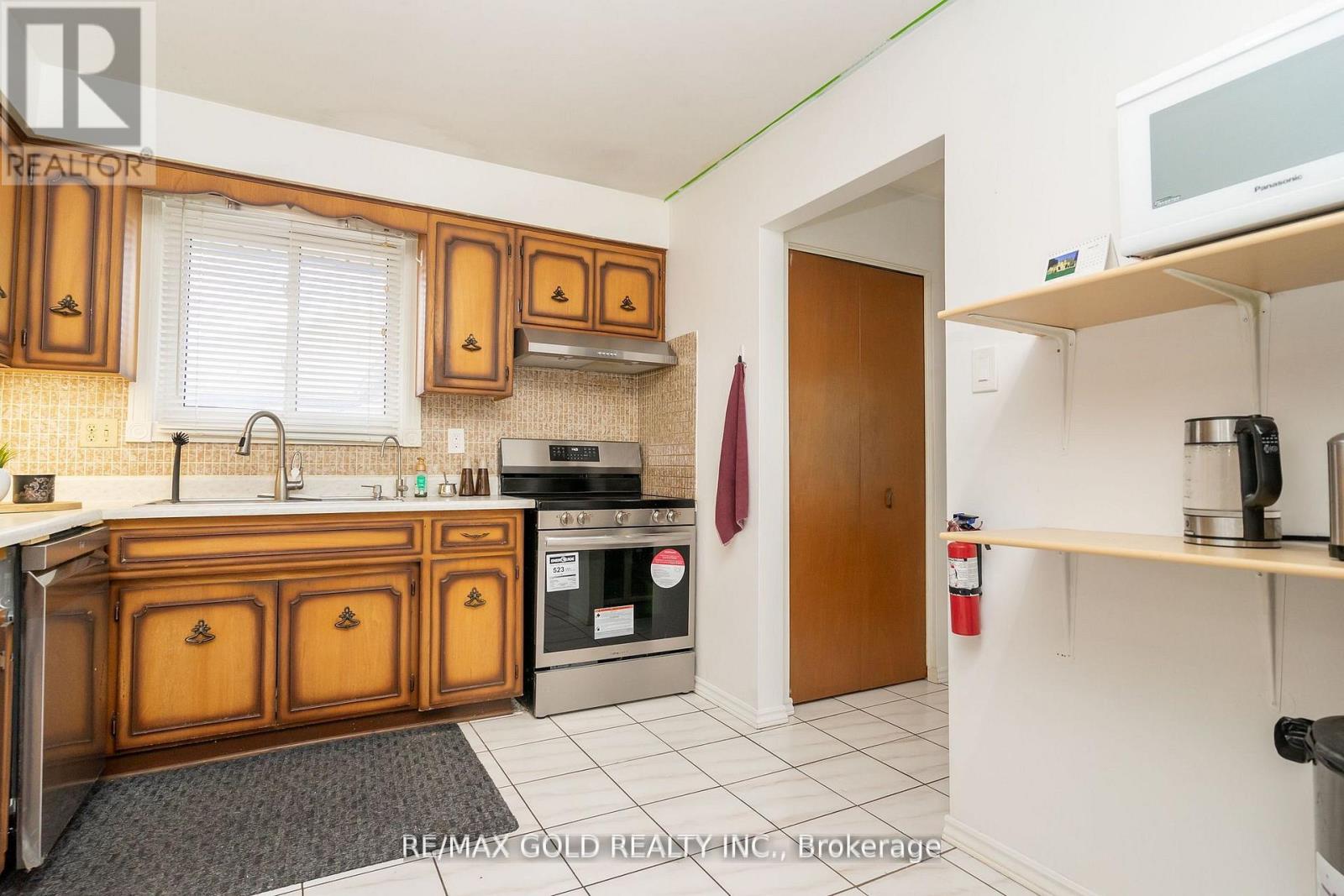 55 Ramblewood Way, Kitchener, Ontario  N2N 1G8 - Photo 11 - X12534508