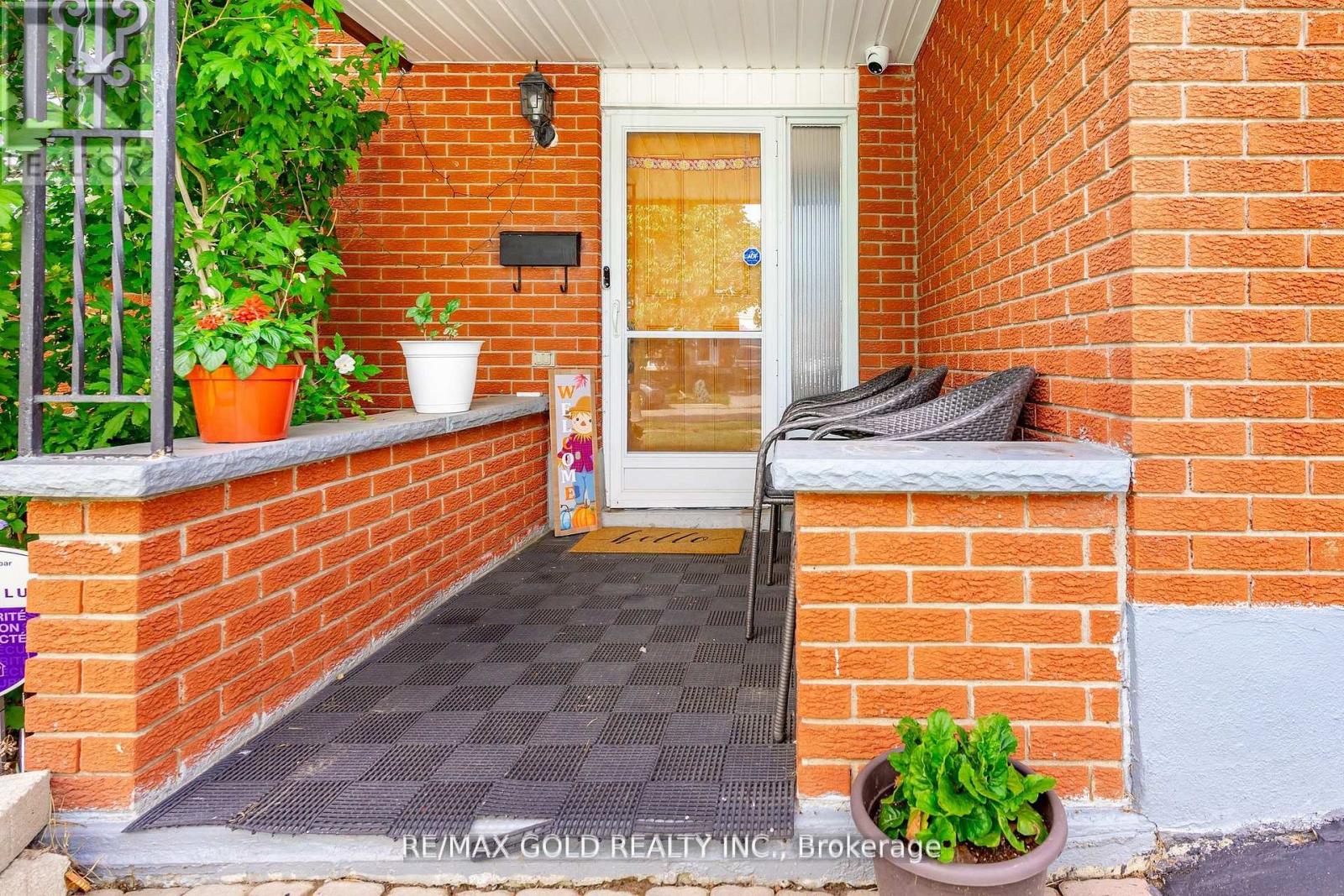 55 Ramblewood Way, Kitchener, Ontario  N2N 1G8 - Photo 3 - X12534508