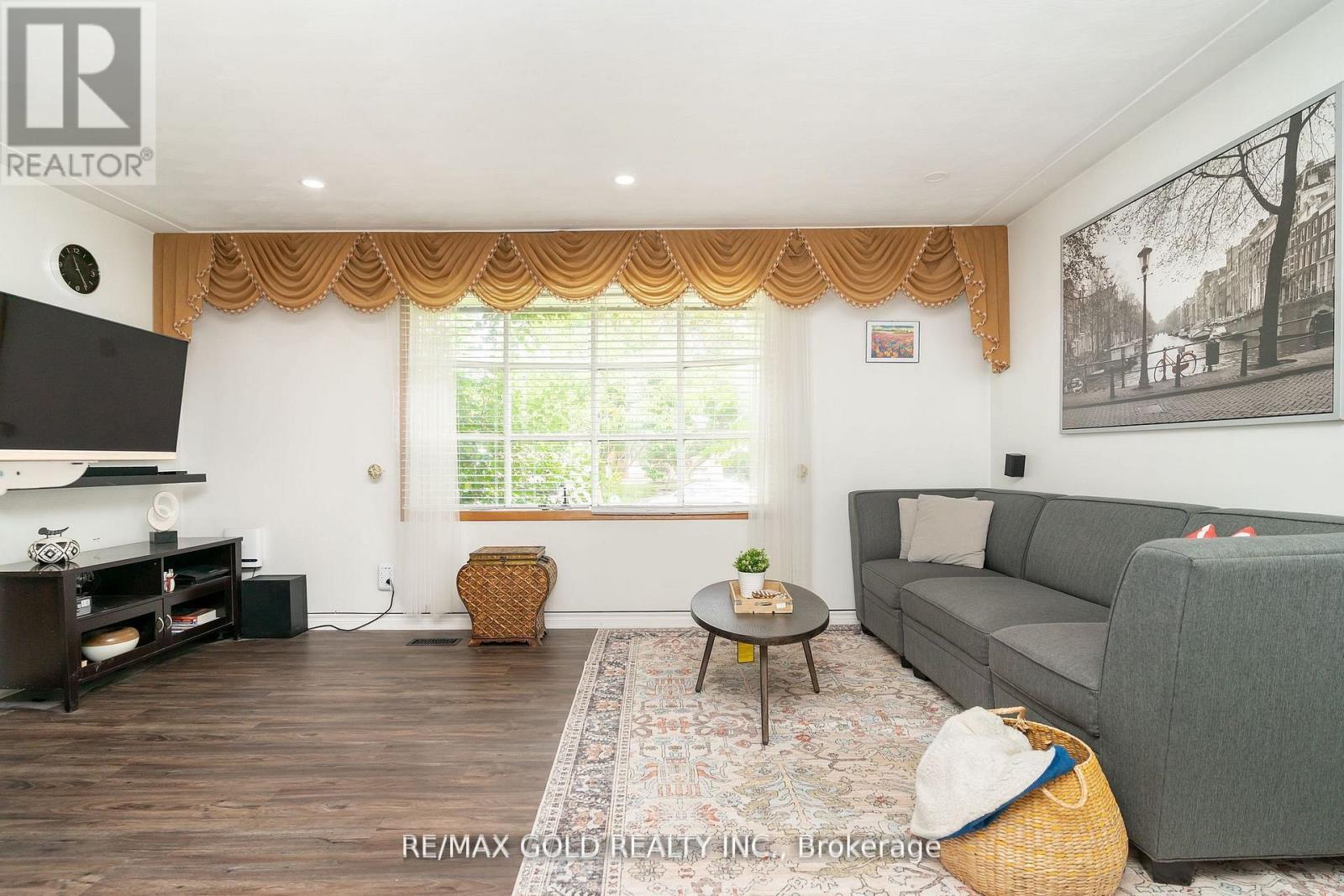 55 Ramblewood Way, Kitchener, Ontario  N2N 1G8 - Photo 7 - X12534508