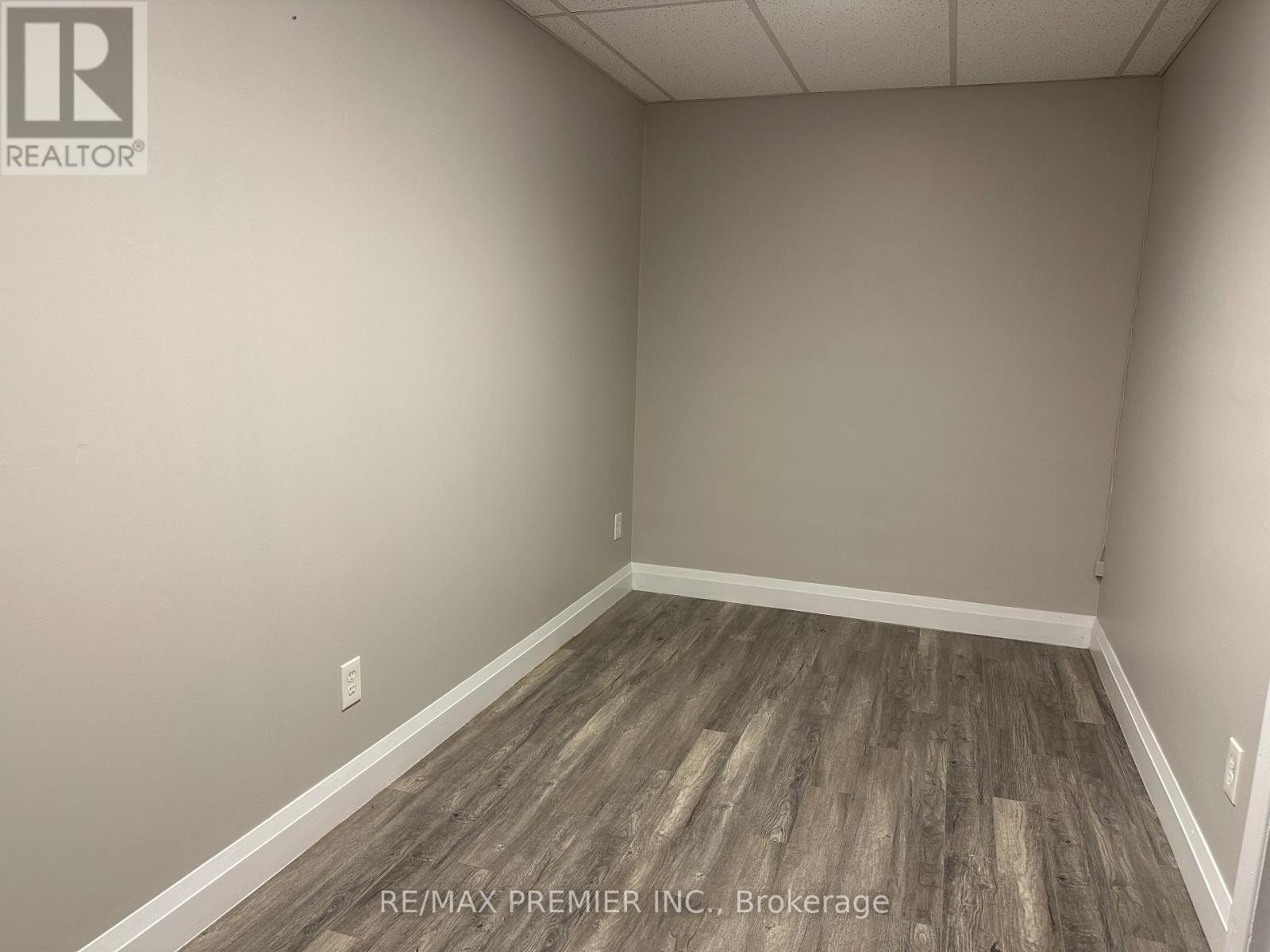 M03 - 70 King Street E, Hamilton, Ontario  L8G 1K2 - Photo 6 - X12534554