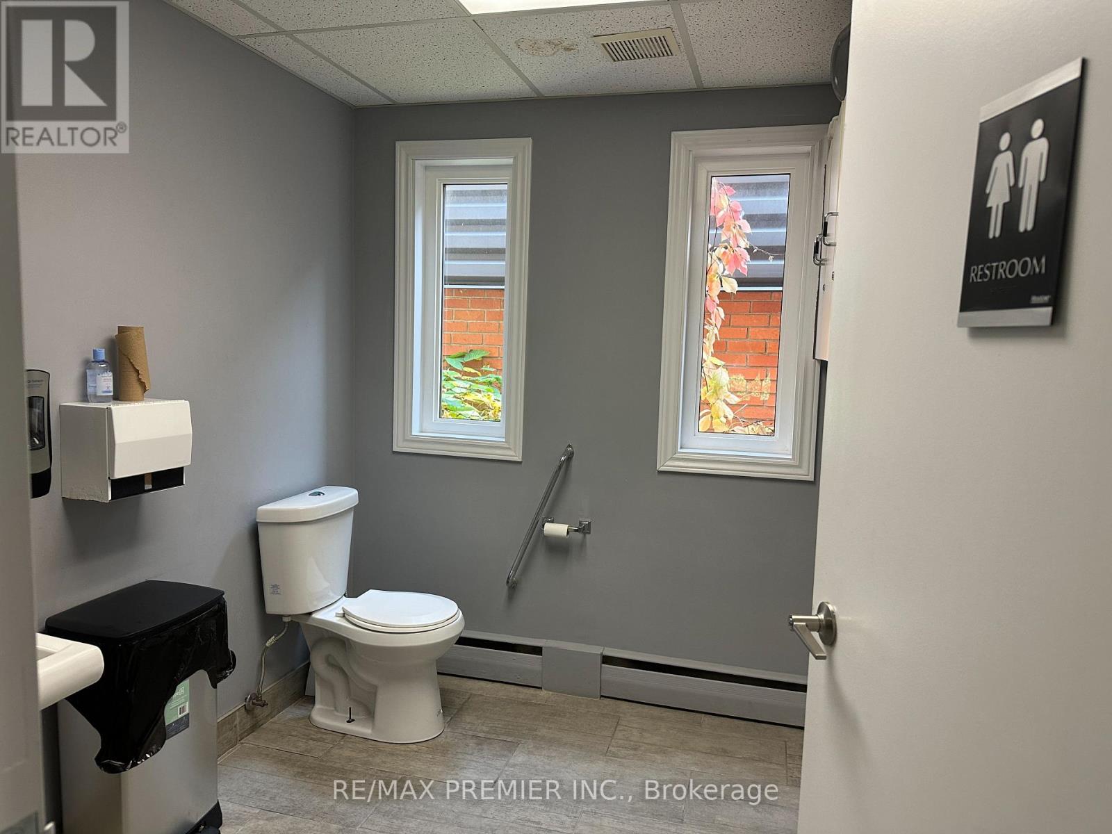 M03 - 70 King Street E, Hamilton, Ontario  L8G 1K2 - Photo 8 - X12534554