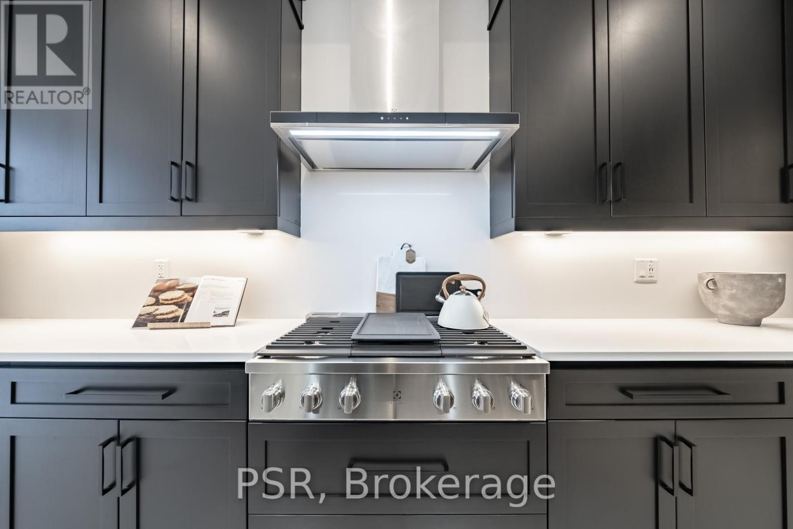 129 Daugaard Avenue, Brant, Ontario  N3L 0L6 - Photo 11 - X12534604