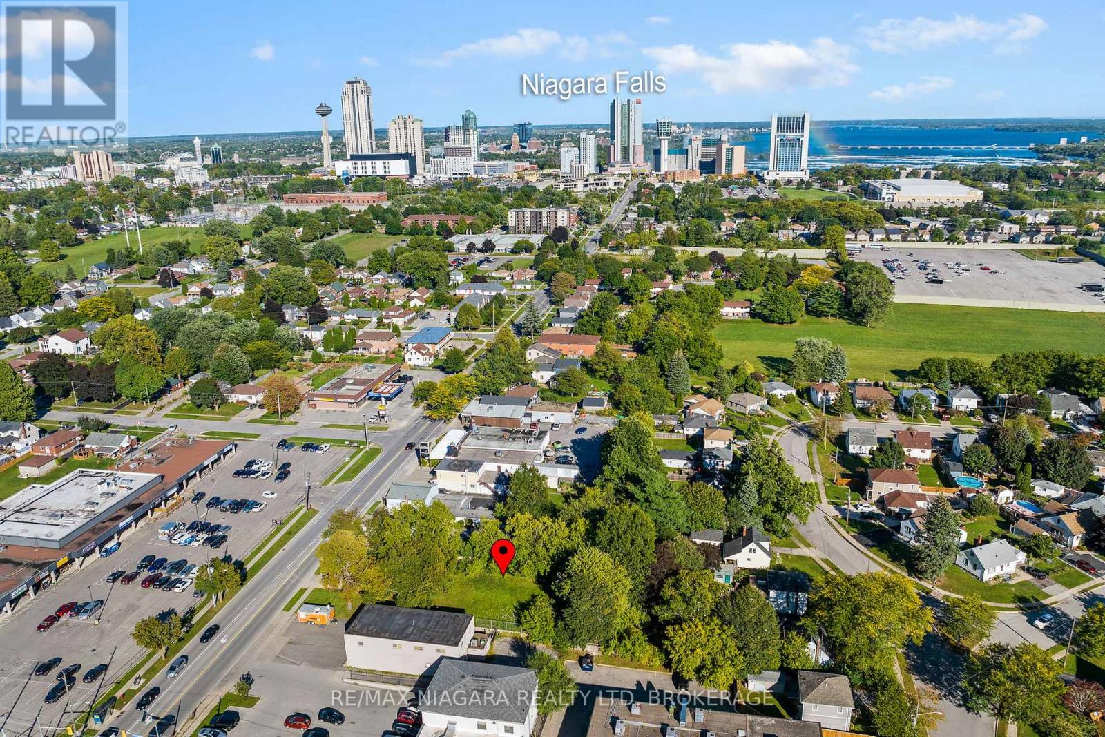 6192 Dunn Street, Niagara Falls, Ontario  L2G 2P1 - Photo 1 - X12534688