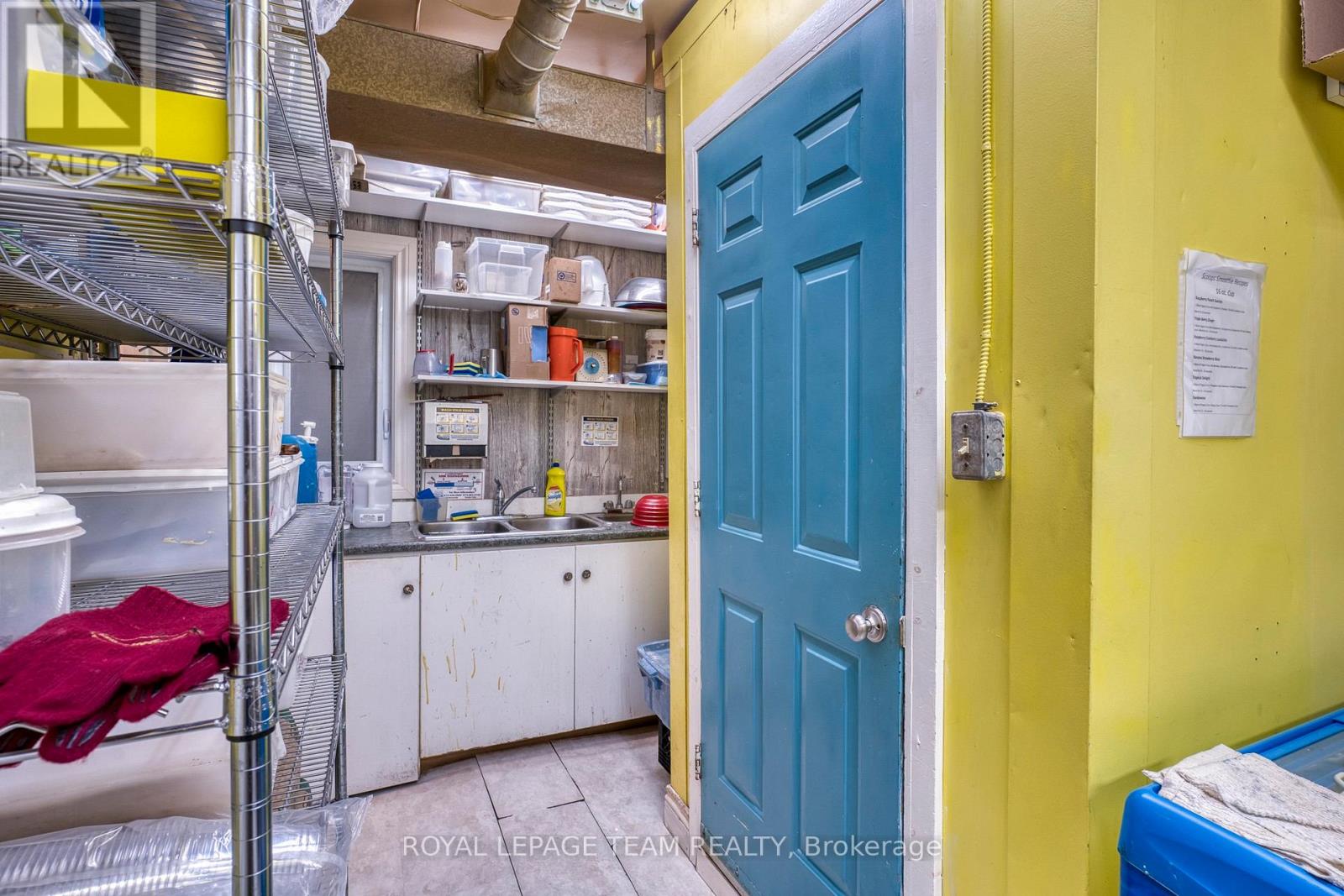 111 Waba Road, Mississippi Mills, Ontario K0A 2X0 - Photo 11 - X12432655