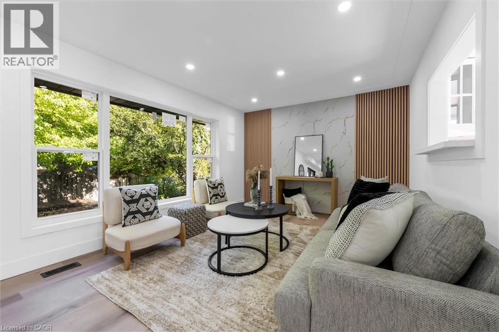 39 Grandfield Street, Hamilton, Ontario L8T 2H1 - Photo 3 - 40787373