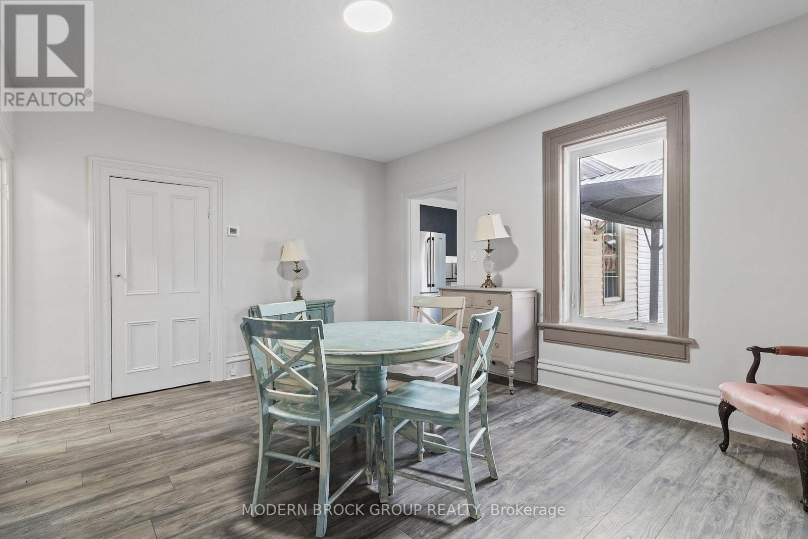 16 Tunnel Avenue, Brockville, Ontario K6V 4S6 - Photo 11 - X12534638