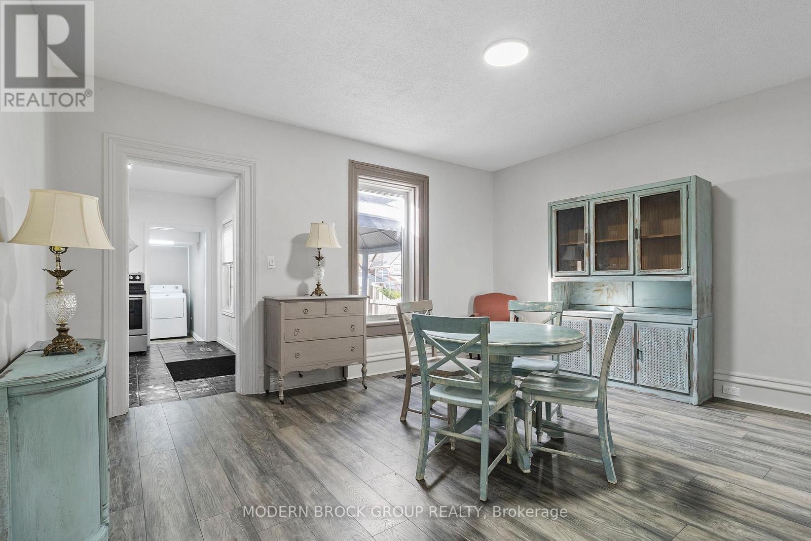 16 Tunnel Avenue, Brockville, Ontario K6V 4S6 - Photo 12 - X12534638